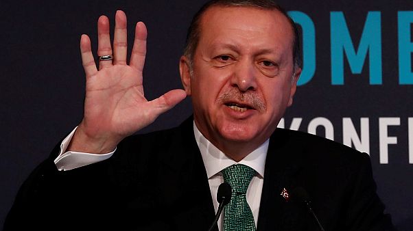 أحكام بالسجن المؤبد على منفذي محاولة اغتيال إردوغان أحكام بالسجن المؤبد على منفذي محاولة اغتيال إردوغان