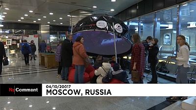 Instalan un planetario móvil en el metro de Moscú