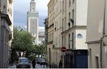 اغلاق مسجد وقاعة للصلاة بضاحيتين من باريس