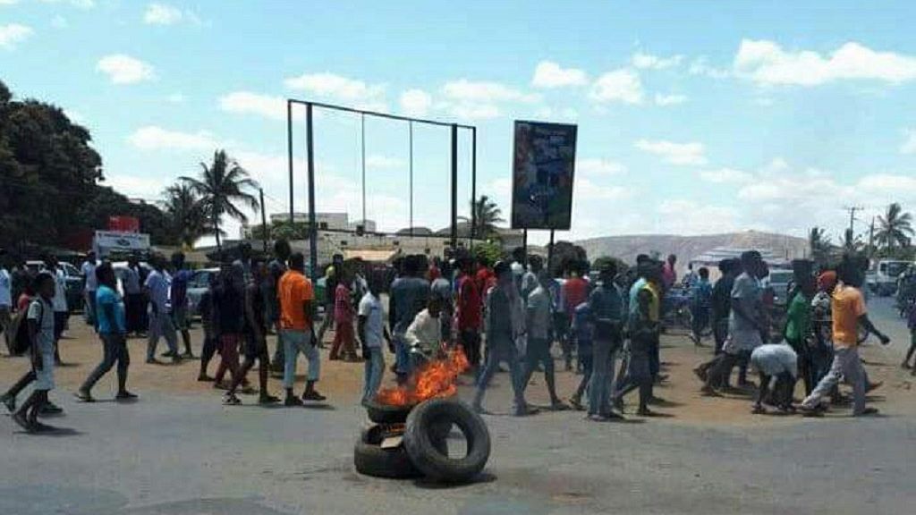 Protests After Assassination Of Mozambique Mayor On 'Day Of Peace ...