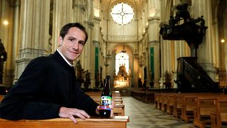 Igreja de Bruxelas lança marca de cerveja para financiar renovação