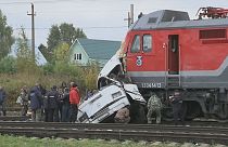 Colisión de un tren contra un autobús en Rusia
