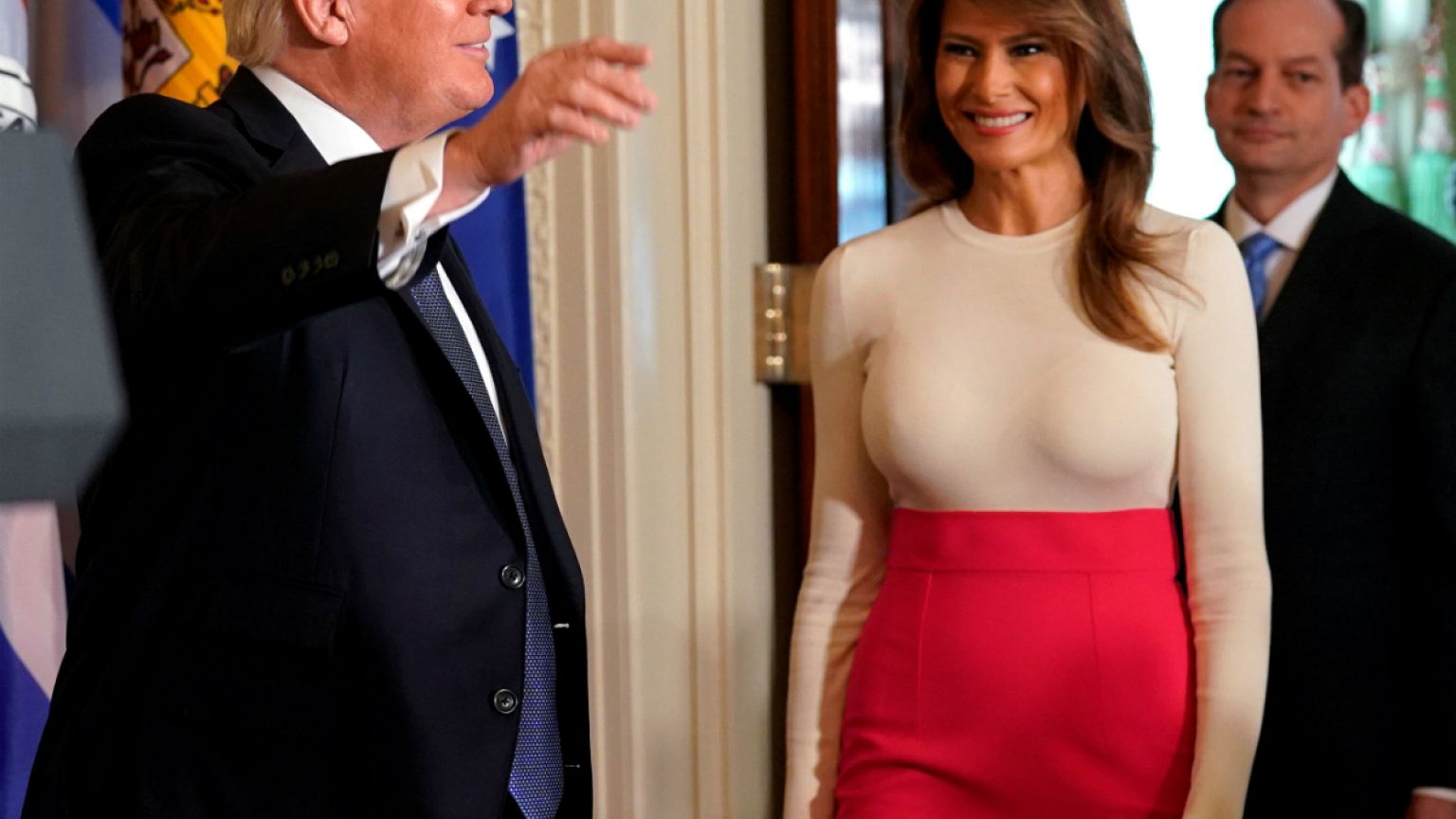 Melania Trump Hispanikler için giyindi