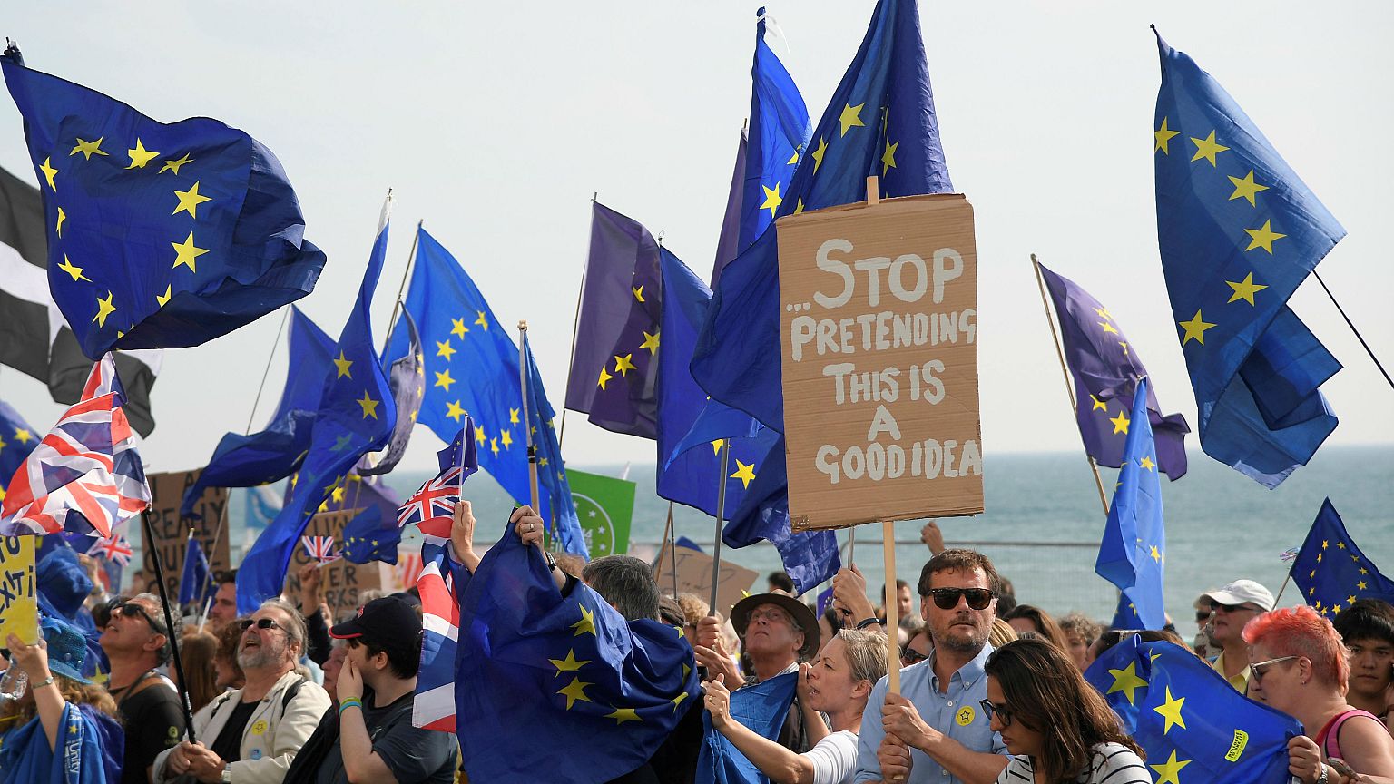 EU holds Brexit talks with opposition amid fears UK government could collapse