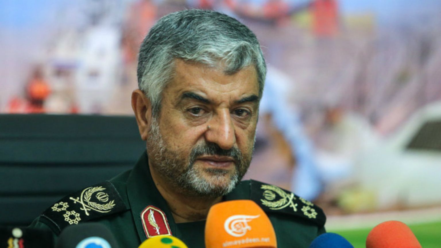 إيران تحذر ترامب من وضع الحرس الثوري على لائحة الإرهاب
