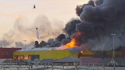 Tűz egy moszkvai építőanyag-áruházban