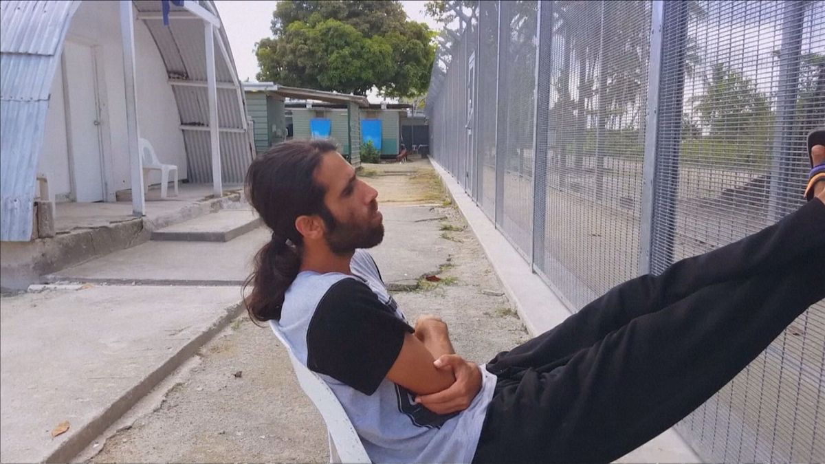 Un documentaire tourné en caméra cachée dans un centre de rétention