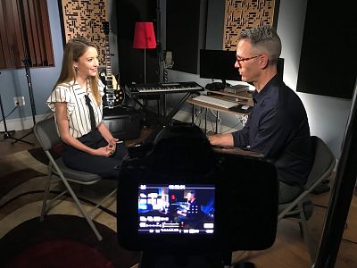 Pop artist and former American Idol contestant Taryn Southern sits down with NBC News Tech Correspondent Jacob Ward to chat about her album, co-produced and co-written with artificial intelligence.