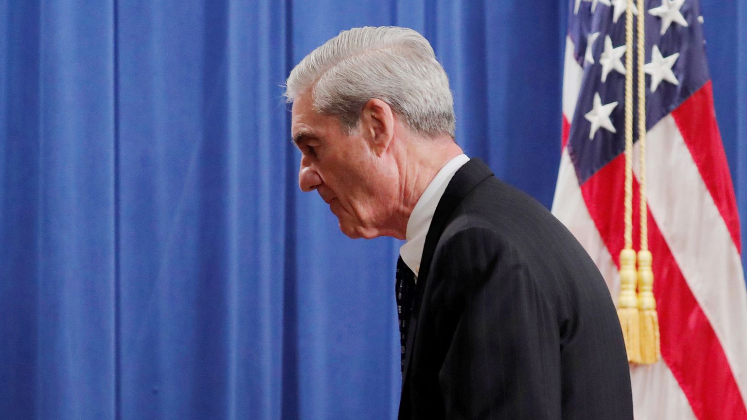 Image: U.S. Special Counsel Mueller departs after speaking about Russia inv