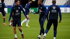 Mondial 2018 : les Bleus et la Nati touchent au but