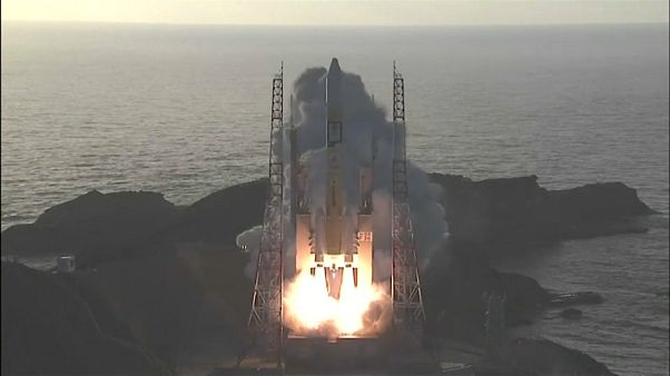 Japans GPS-System: "Michibiki 4" startet ins Weltall Japans GPS-System: "Michibiki 4" startet ins Weltall