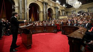 Carles Puigdemont: "Assumo mandato do povo para fazer da Catalunha um estado independente"