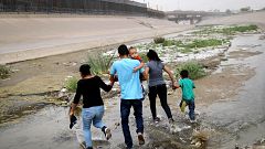 Image: Swelling Numbers Of Migrants Overwhelm Southern Border Crossings
