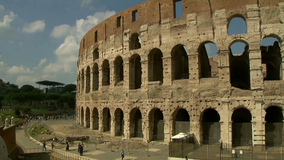 Das Kolosseum in Rom wird noch höher