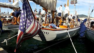 O veleiro de Kennedy flutua em Saint Tropez