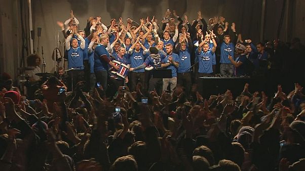Islandia entra en la historia del fútbol por la "puerta grande" Islandia entra en la historia del fútbol por la "puerta grande"
