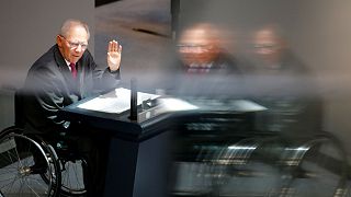 Schäubles Abschiedsgeschenke: "Mr Black Zero" grinst vom 100-Euro-Schein