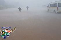 Güney Afrika'da aşırı yağış ve fırtına hayatı felce uğrattı