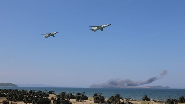 Güney Kore, nükleer tehdide karşı çareyi 'karartma bombası'nda buldu Güney Kore, nükleer tehdide karşı çareyi 'karartma bombası'nda buldu