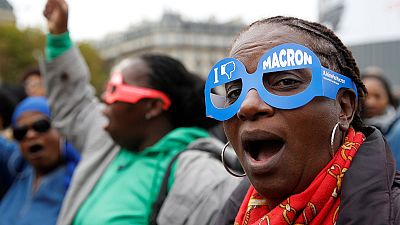 Paris'te işçi sendikaları ve memurlar Macron politikalarını protesto etti