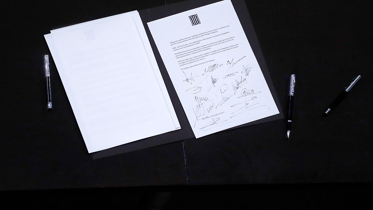 Catalan leader signs declaration document