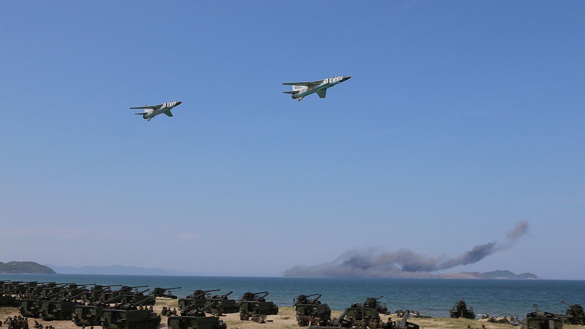 تدريبات بطائرات شراعية في كوريا الشمالية تقلق الجارة الجنوبية