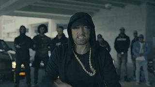 "Kamikaze, Rassist": Eminem rappt voller Hass gegen Trump in viralem Video