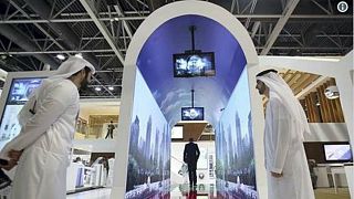 مطار دبي يخطط للاستعانة بتقنية التعرف على الوجه
