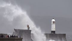 Furacão Ophelia sobe a categoria dois