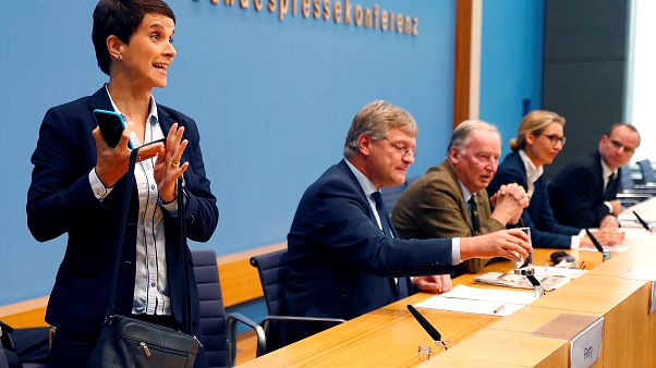 Frauke Petry bestätigt Gründung ihrer neuen Partei Frauke Petry bestätigt Gründung ihrer neuen Partei