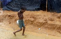 پای برهنه و خواهر بر دوش؛ روایت سفر کودک ۷ سالۀ روهینگیایی به بنگلادش