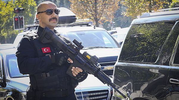 ABD'nin vetosu sonrası Erdoğan'ın korumaları yerli silah kullanmaya başladı ABD'nin vetosu sonrası Erdoğan'ın korumaları yerli silah kullanmaya başladı