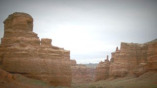 Charyn Canyon é uma maravilha da natureza em Almaty