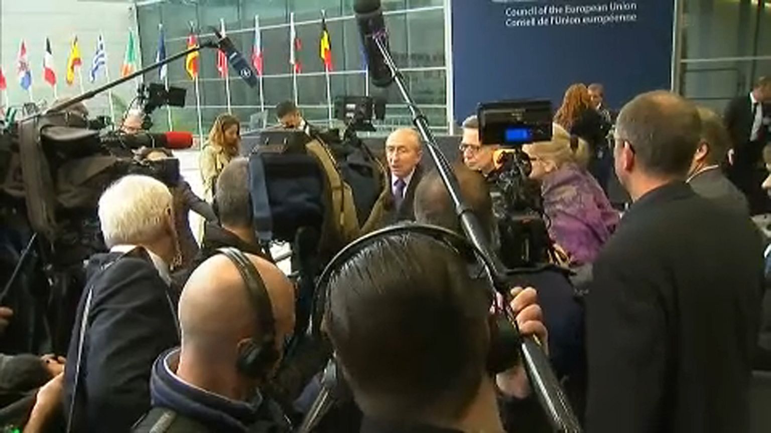Schengen: még fél év határszigor