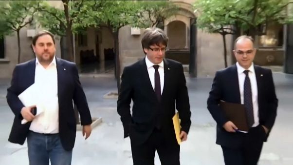Il pressing dei separatisti catalani su Puigdemont Il pressing dei separatisti catalani su Puigdemont