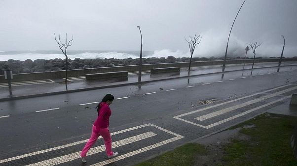 Centro do furacão Ophelia afasta-se dos Açores Centro do furacão Ophelia afasta-se dos Açores
