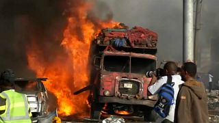 Sobe para 85 o número de vítimas de duplo atentado na Somália
