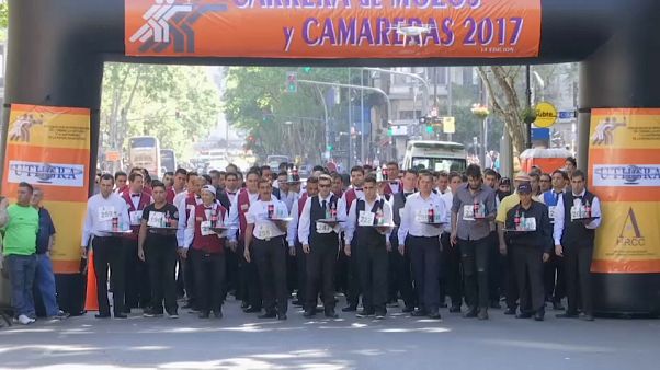 Corrida de bandejas em Buenos Aires Corrida de bandejas em Buenos Aires