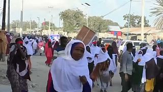 Μογκαντίσου: Έκατοντάδες οι νεκροί από την έκρηξη παγιδευμένου οχήματος