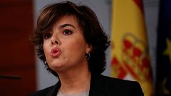 [Rueda de prensa completa] Sáenz de Santamaría: "Puigdemont sigue teniendo en su mano la solución. Que conteste sí o no"