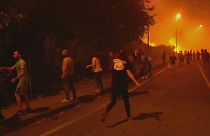 Lucha contra el fuego en las calles de la ciudad de Vigo