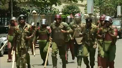 La policía reprime las protestas contra el Gobierno en Kenia