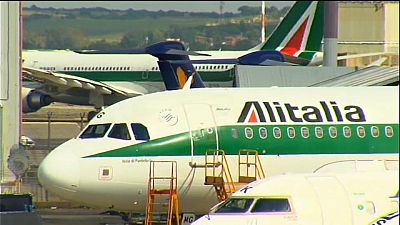 Sieben Angebote für Pleiteflieger Alitalia