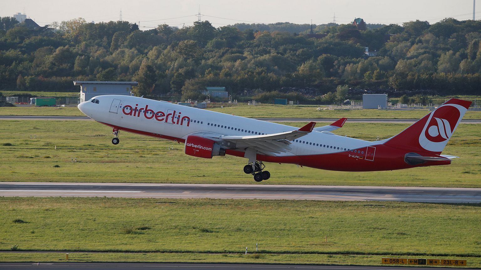 Bye-bye Air-Berlin: A330-Pilot dreht im Tiefflug Ehrenrunde