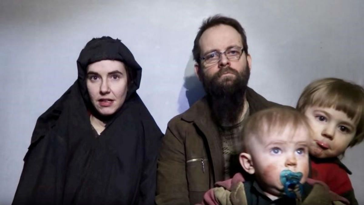 الرهينة الكندي السابق في أفغانستان يكشف عن سر إنجابه أطفالا في الأسر ورأيه في فوز ترامب