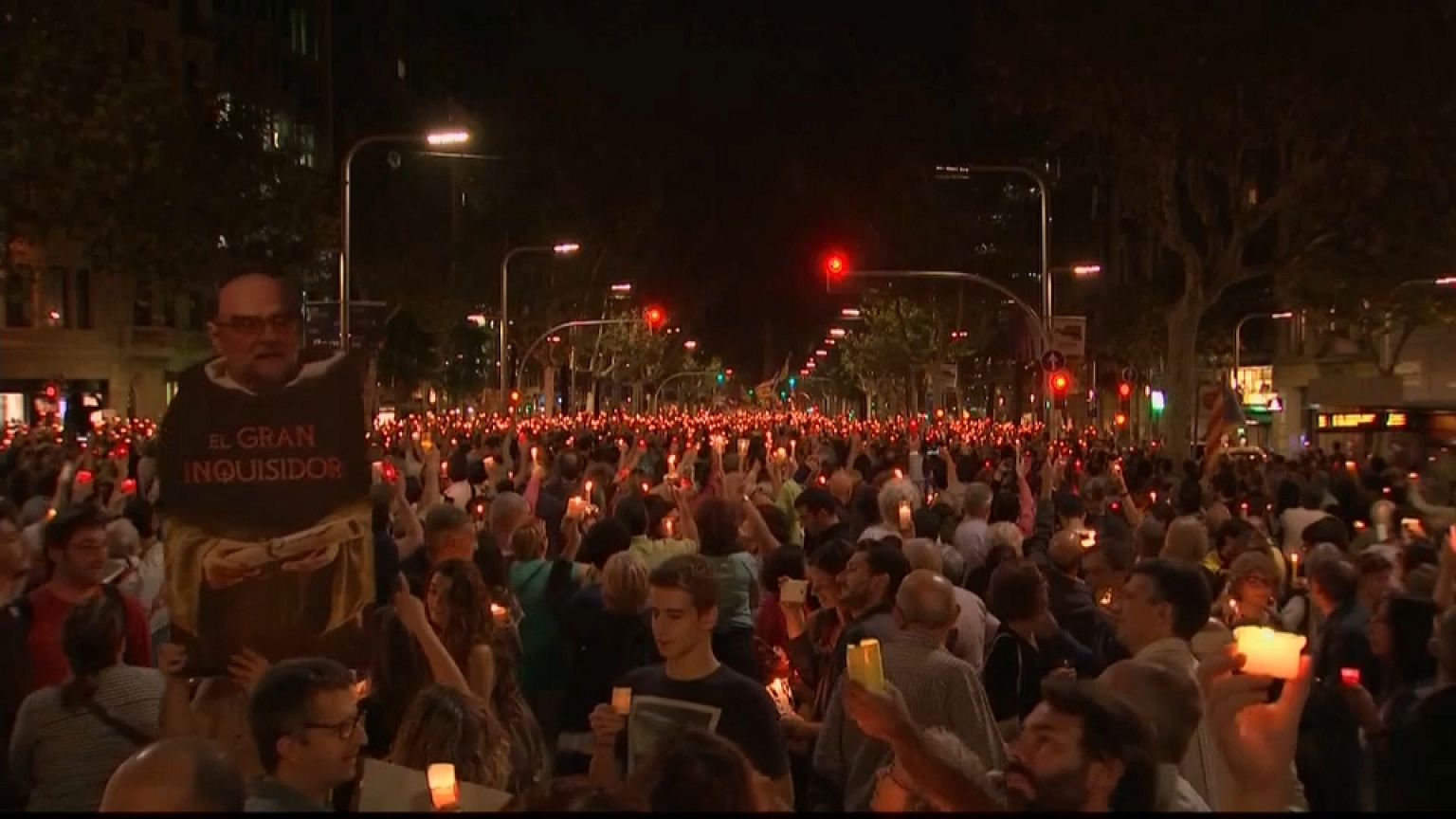 Revolta dos "jordis" volta a inflamar a Catalunha