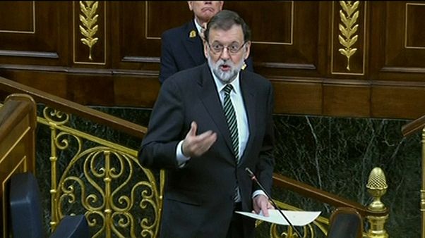 İspanya Başbakanı meclisten sordu: Katalonya'nın bağımsızlığını ilan ettiniz mi etmediniz mi ? İspanya Başbakanı meclisten sordu: Katalonya'nın bağımsızlığını ilan ettiniz mi etmediniz mi ?