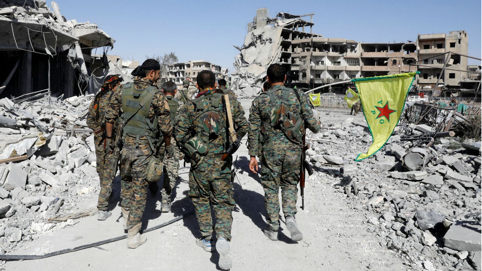 Vídeo: El derrape 'dónut' que marcó el fin de la ocupación de Al Raqa