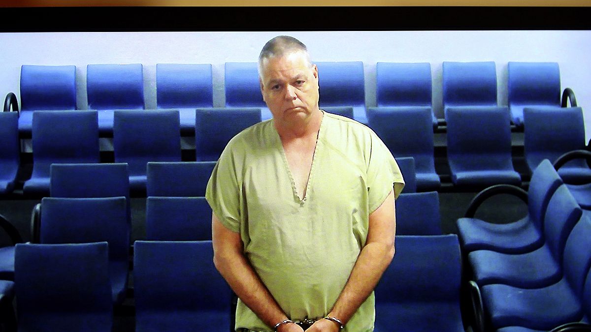 Image: Former school resource officer Scot Peterson appears in court via te