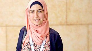 فلسطينية ولا فخر: فوز شابة بجائزة دبي للقراءة بقيمة 150.000 دولار